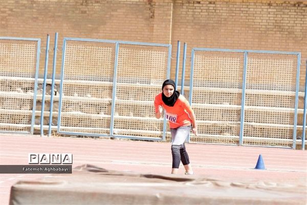 برگزاری روز سوم مسابقات دانش‌آموزی دختر سراسر کشور در شهرکرد