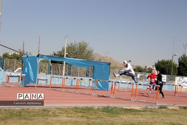 برگزاری روز سوم مسابقات دانش‌آموزی دختر سراسر کشور در شهرکرد