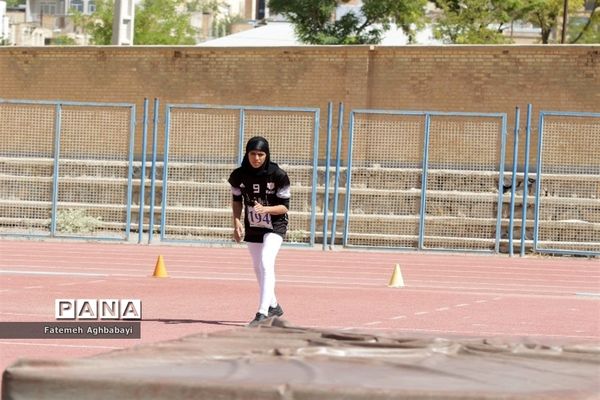 برگزاری روز سوم مسابقات دانش‌آموزی دختر سراسر کشور در شهرکرد