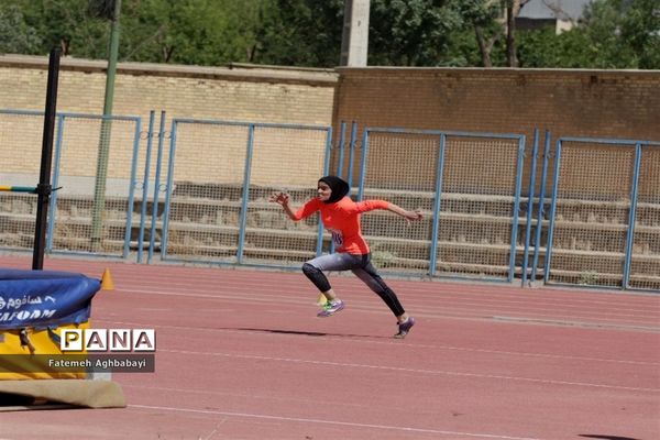 برگزاری روز سوم مسابقات دانش‌آموزی دختر سراسر کشور در شهرکرد