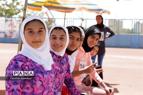 برگزاری روز سوم مسابقات دانش‌آموزی دختر سراسر کشور در شهرکرد