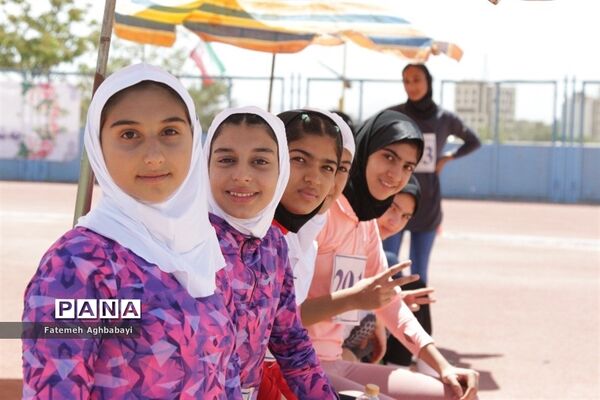 برگزاری روز سوم مسابقات دانش‌آموزی دختر سراسر کشور در شهرکرد