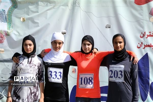 برگزاری روز سوم مسابقات دانش‌آموزی دختر سراسر کشور در شهرکرد