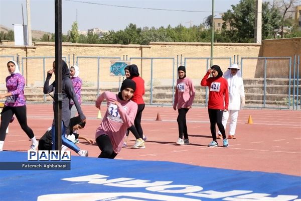 برگزاری روز سوم مسابقات دانش‌آموزی دختر سراسر کشور در شهرکرد