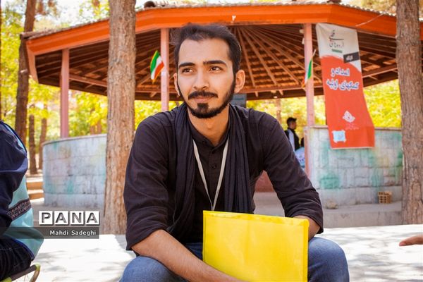 انجام برنامه‌های فرهنگی در دومین روز اردوی قطبی اعضای سازمان دانش‌آموزی اصفهان