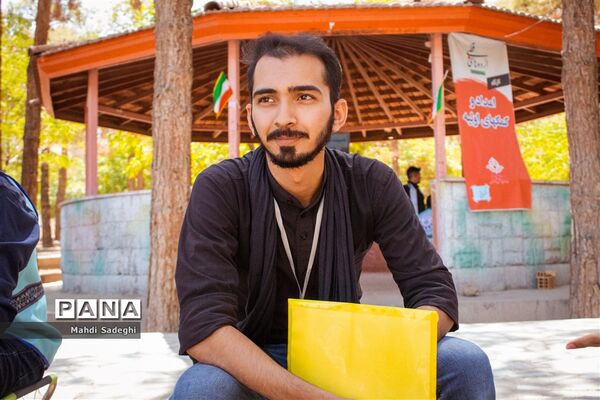 انجام برنامه‌های فرهنگی در دومین روز اردوی قطبی اعضای سازمان دانش‌آموزی اصفهان