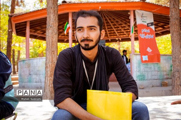انجام برنامه‌های فرهنگی در دومین روز اردوی قطبی اعضای سازمان دانش‌آموزی اصفهان