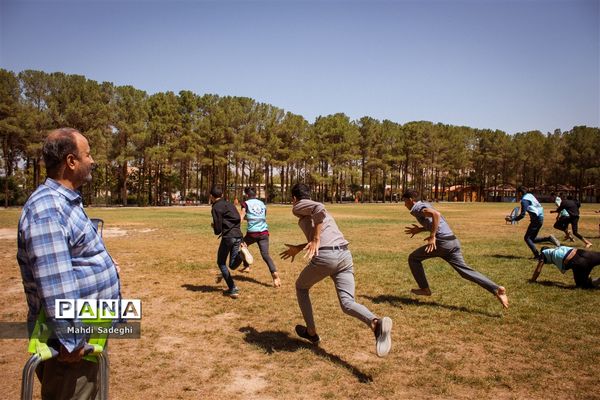 انجام برنامه‌های فرهنگی در دومین روز اردوی قطبی اعضای سازمان دانش‌آموزی اصفهان