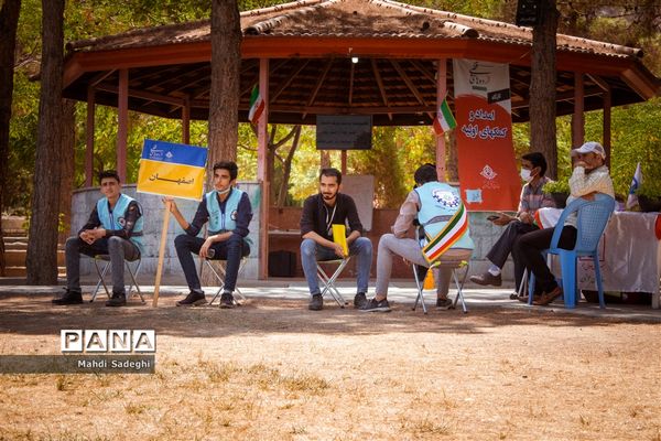 انجام برنامه‌های فرهنگی در دومین روز اردوی قطبی اعضای سازمان دانش‌آموزی اصفهان