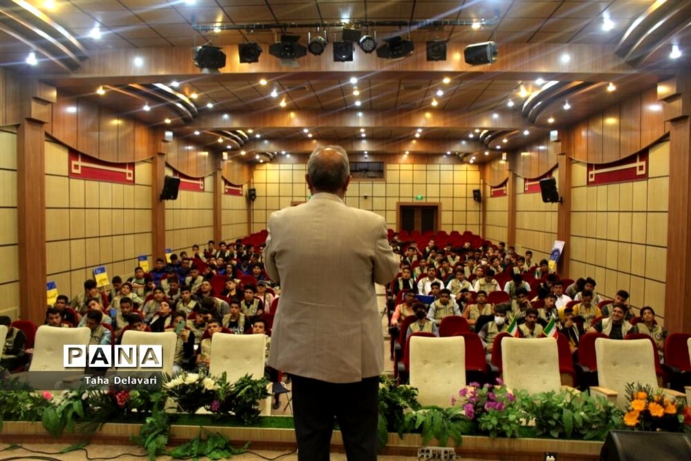 برگزاری دوره آموزش خبرنویسی در اردوی قطبی اعضای سازمان دانش‌آموزی