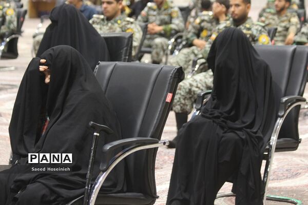 غبارروبی مزار شهدای قم با حضور کارکنان پدافند هوایی ارتش