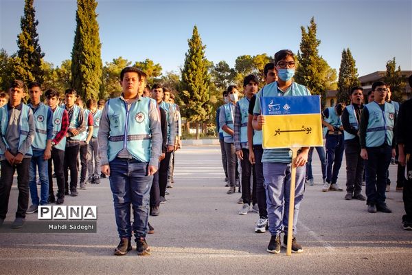 صبحگاه آخرین روز از اردوی قطبی دانش‌آموزان عضو سازمان دانش‌آموزی در اصفهان