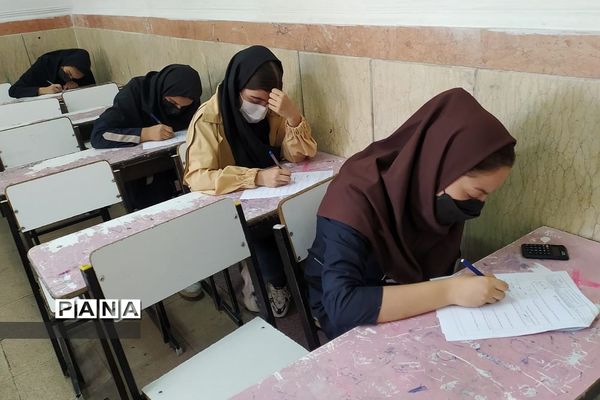 برگزاری کلاس‌های جبرانی  برای دانش‌آموزان در دبیرستان مهدیه ناحیه یک ری