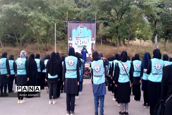 برنامه صبحگاه ‌اردوی‌ قطبی اعضای سازمان دانش‌آموزی در گلستان
