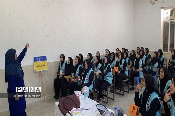 برگزاری کلاس آموزشی (قطب‌نما و قبله‌نما) برای اعضای اعزامی به اردوی قطبی گلستان