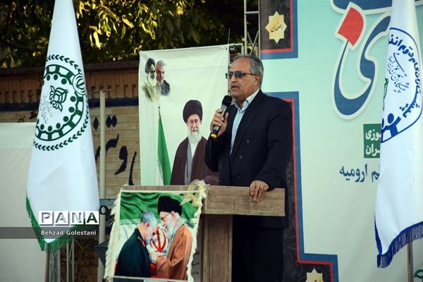 آیین افتتاحیه قطب 5 اردوهای قطبی اعضای سازمان دانش آموزی در ارومیه