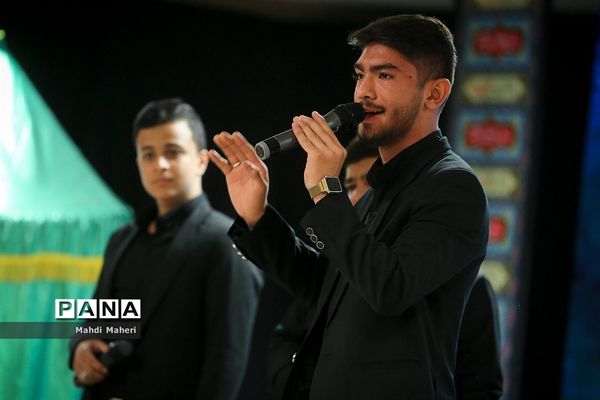 همایش «مداحان تعلیم و تربیت» در حرم مطهر امام خمینی(ره)