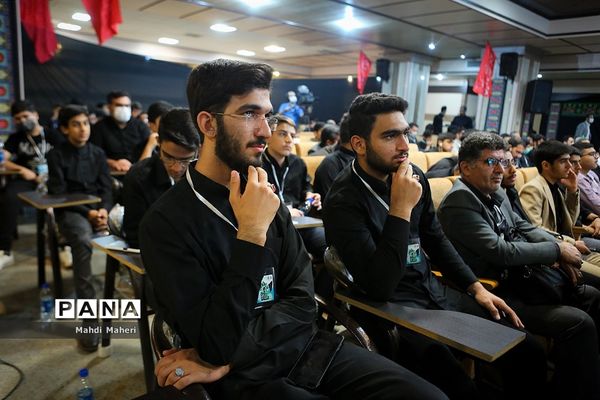 همایش «مداحان تعلیم و تربیت» در حرم مطهر امام خمینی(ره)