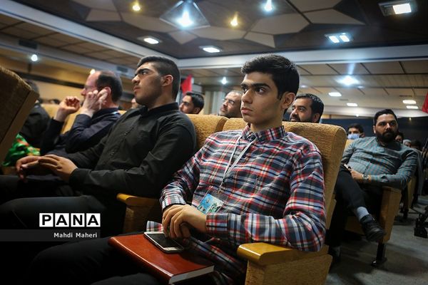 همایش «مداحان تعلیم و تربیت» در حرم مطهر امام خمینی(ره)