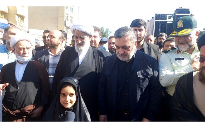 گفتگوی خبرنگار پانا با سردارمیرحیدری و آیت‌الله مهدوی در مراسم تشییع پیکر مطهر آیت‌الله ناصری  /فیلم
