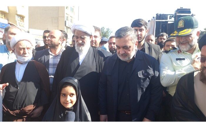 گفتگوی خبرنگار پانا با سردارمیرحیدری و آیت‌الله مهدوی در مراسم تشییع پیکر مطهر آیت‌الله ناصری  /فیلم