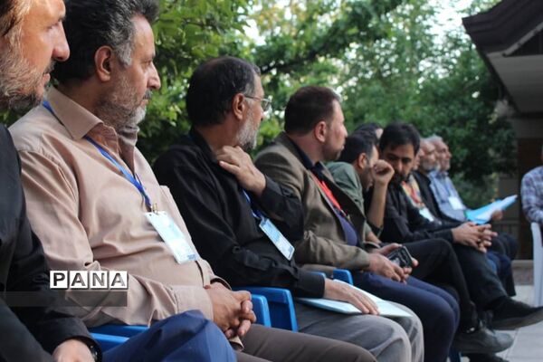 نشست صمیمی قائم مقام معاون وزیر در سازمان دانش‌آموزی با عوامل و سرپرستان اردوی قطبی دماوند