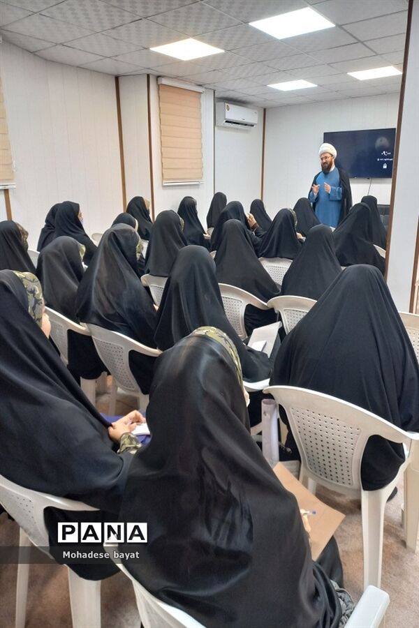 دوره آموزشی یاوران ولایت در پاکدشت