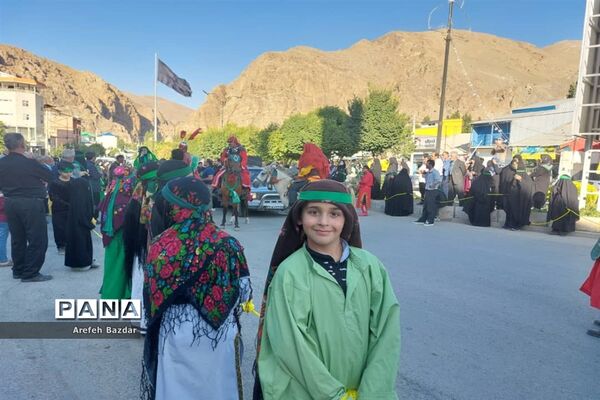 حرکت نمادین ورود اسرای مظلوم کربلا به شهر شام