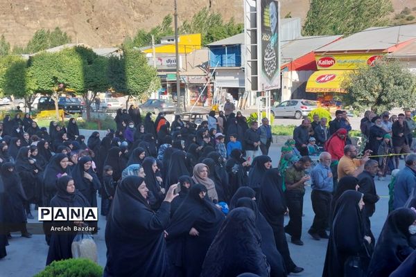 حرکت نمادین ورود اسرای مظلوم کربلا به شهر شام