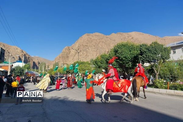 حرکت نمادین ورود اسرای مظلوم کربلا به شهر شام