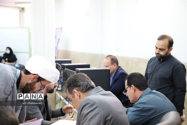 میز خدمت آموزش و پرورش کرمانشاه همزمان با گرامیداشت هفته دولت