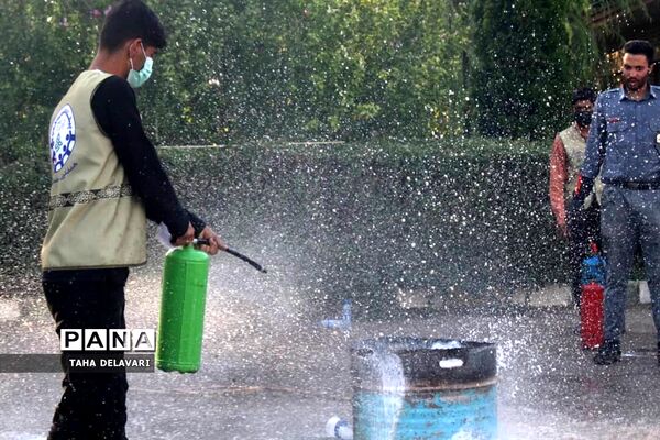 مانور مهارت‌های عملی، در اردوی قطبی اعضای سازمان دانش‌آموزی