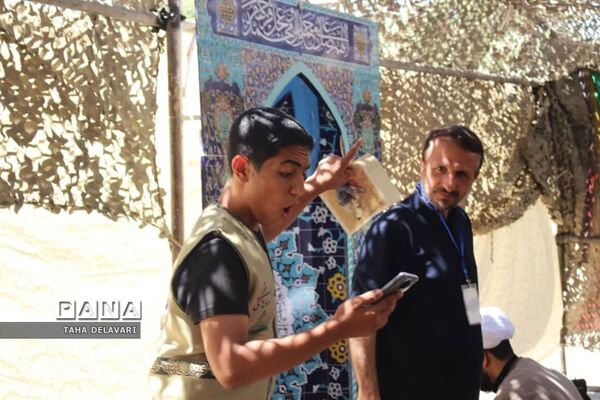 نماز جماعت در آخرین روز از اردوی قطبی اعضای سازمان دانش‌آموزی به میزبانی شهرستان‌های استان تهران