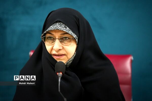 نشست معاون رئیس‌جمهوری در امور زنان و خانواده با رتبه‌های برتر کنکور سراسری