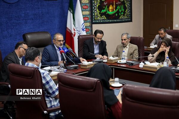 نشست خبری  معاون پارلمانی رئیس جمهوری