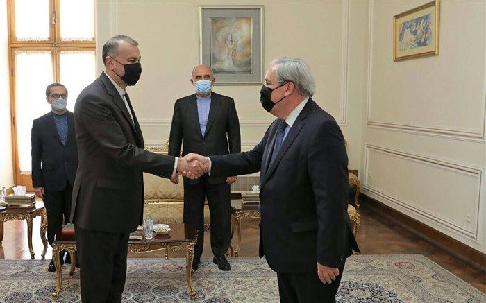 دیدار و خداحافظی سفیر فرانسه با امیرعبداللهیان