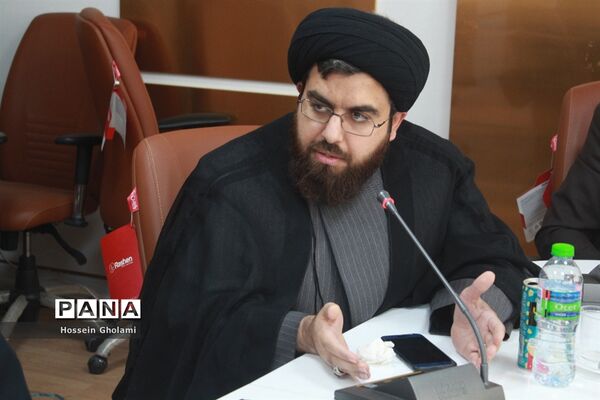 نشست توجیهی با مصاحبه شوندگان و داوطلبان دانشگاه فرهنگیان استان بوشهر