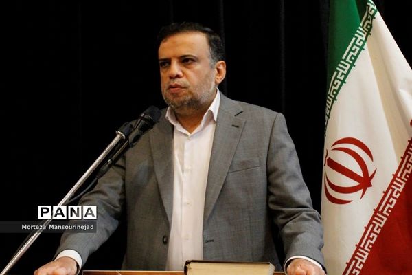 تجلیل از کارکنان اداره‌کل آموزش و پرورش هرمزگان