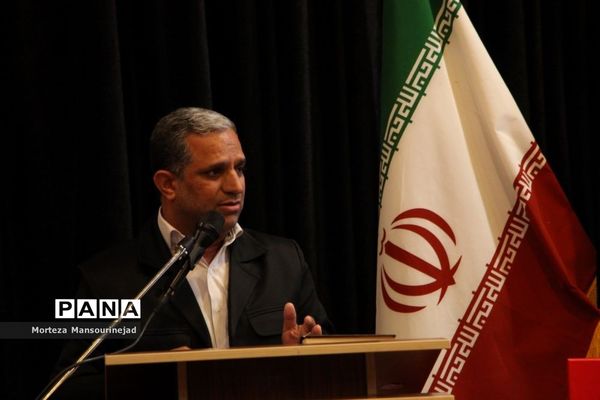 تجلیل از کارکنان اداره‌کل آموزش و پرورش هرمزگان