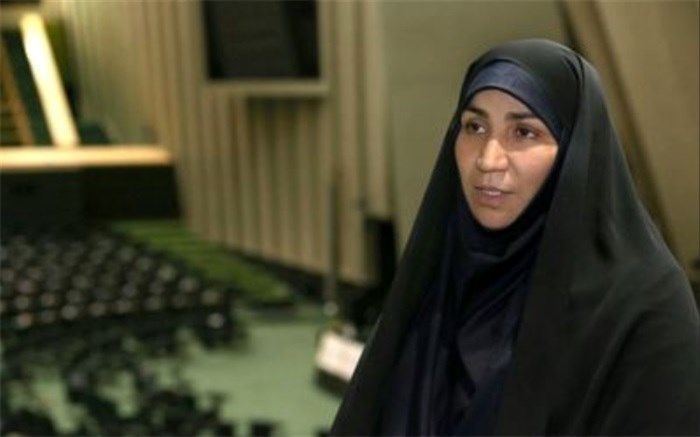 باید همه وزارت‌خانه‌ها و سازمان‌ها به کمک آموزش و پرورش بیایند