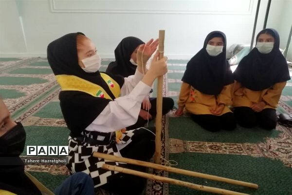 آموزش مهارت تشکیلاتی چوب و گره در دبیرستان عصمت صفادشت ملارد