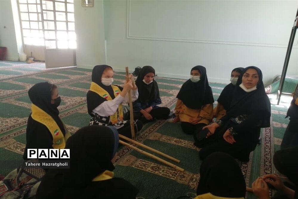 آموزش مهارت تشکیلاتی چوب و گره در دبیرستان عصمت صفادشت ملارد