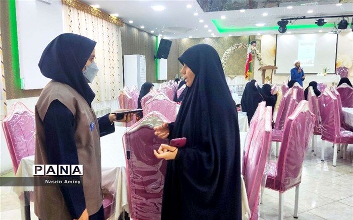 آگاه‌سازی جوانان وظیفه ماست