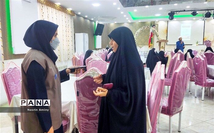 آگاه‌سازی جوانان وظیفه ماست