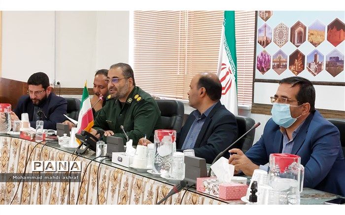 تبیین رشادت‌های شهدا، وظیفه مسئولان است