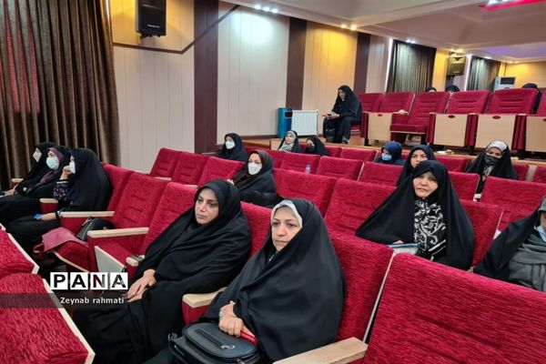 برگزاری جلسه پروژه مهر با حضور مدیران مدارس منطقه ۱۳