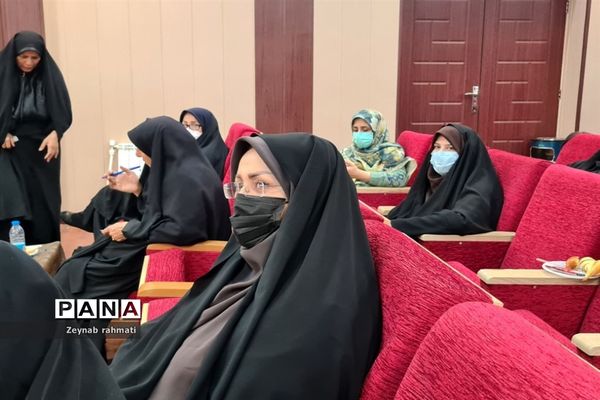 برگزاری جلسه پروژه مهر با حضور مدیران مدارس منطقه ۱۳