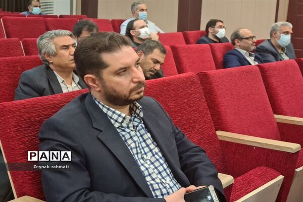 برگزاری جلسه پروژه مهر با حضور مدیران مدارس منطقه ۱۳