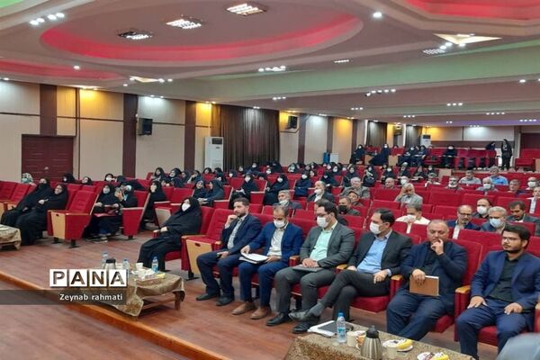 برگزاری جلسه پروژه مهر با حضور مدیران مدارس منطقه ۱۳