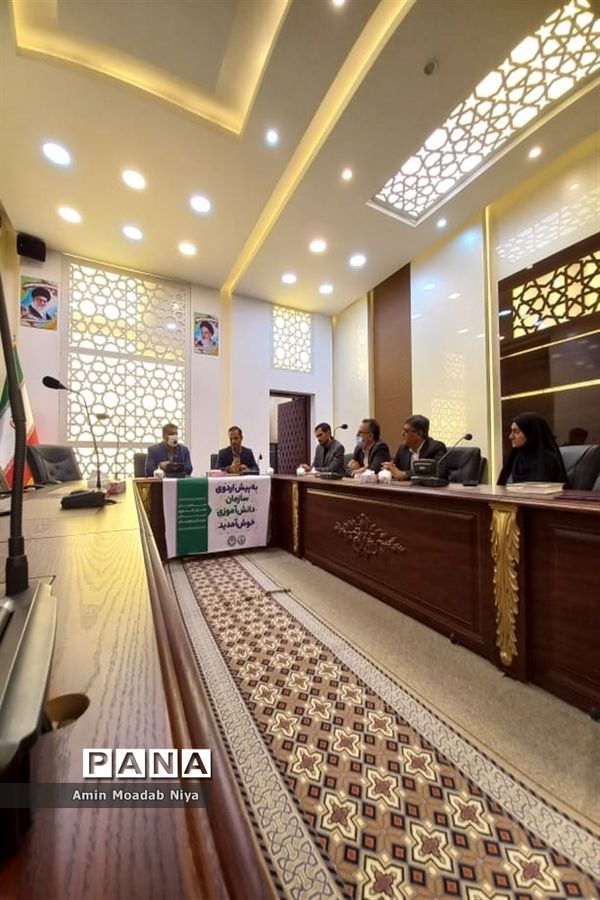 اعزام دانش‌آموزان دختر سیستان و بلوچستان به اردوی قطبی تهران